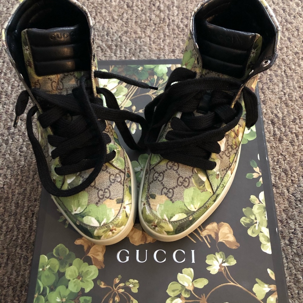 Mens Gucci sneakers